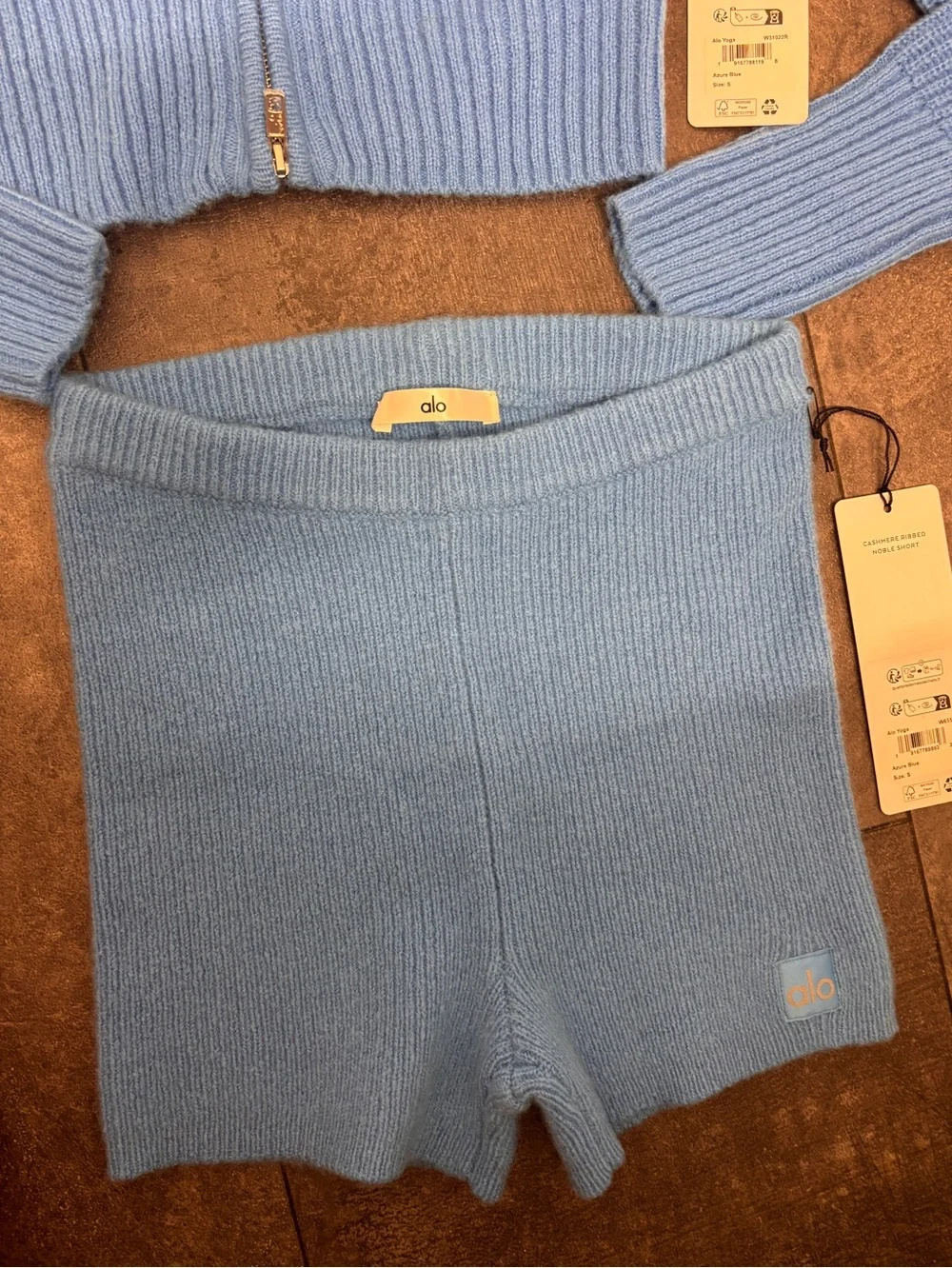 Alo Cashmere Ribbed Noble Hooded Zip-Up SweaterLight Blue (azure blue) w shorts